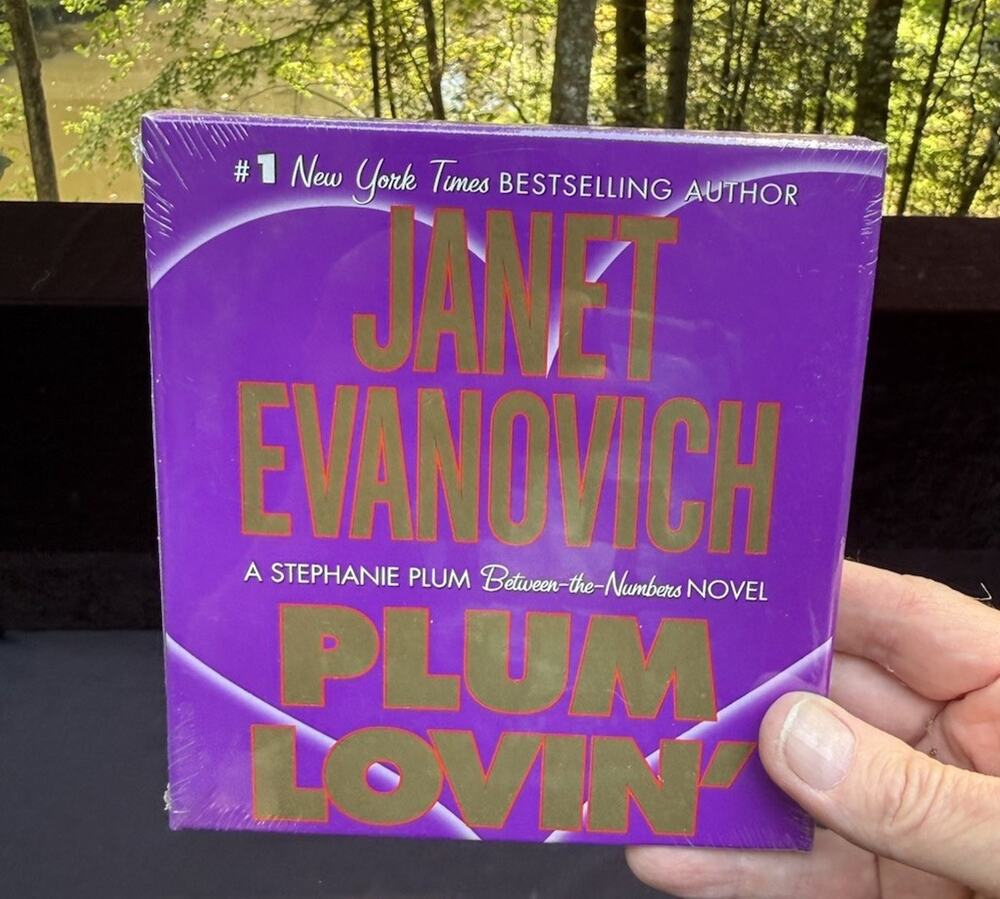 Stephanie Plum Plum Lovin 3 disc audiobook by Janet Evanovich EUC -B4